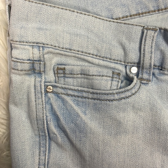 White House Black Market Ankle Length Light Blue Denim Jeans with Zipper Detail - Picture 7 of 12